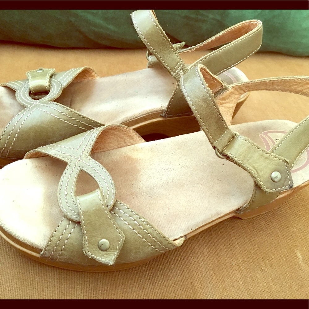 Dansko sandals. 39